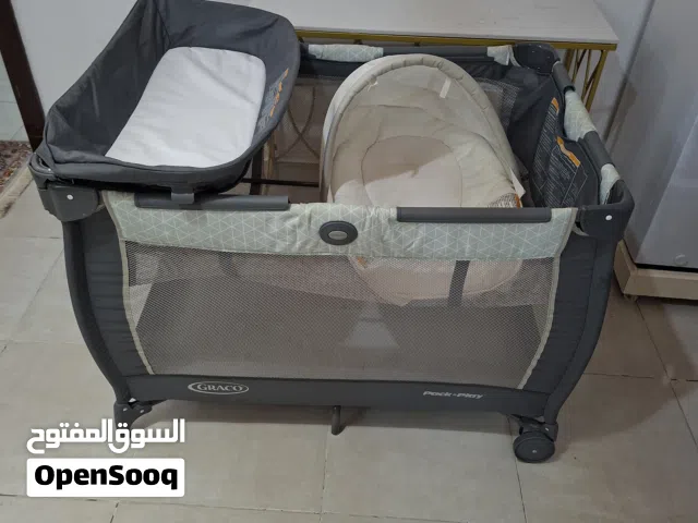 سرير اطفال شبه جديد