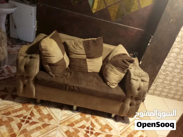 طقم كنب 7مقاعد مافي ولا مزع بدو شدة الايادي وتنضيف برجع وكاله