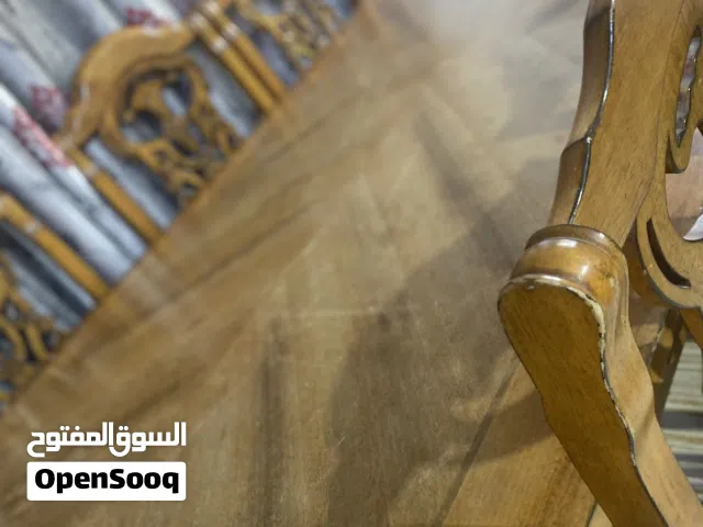 طاولة سفره معها 6 كراسي