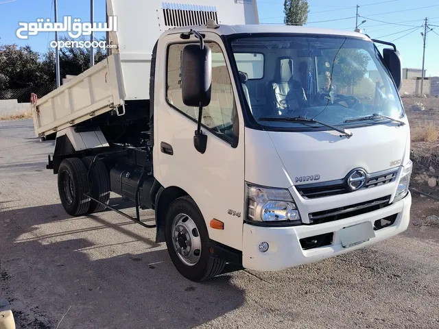 ديانة هينو تويتا قلاب موديل 2017 مسحوبة من الشركة في نهاية 2019 فحص كامل كرت ابيض ولا ملاحضة