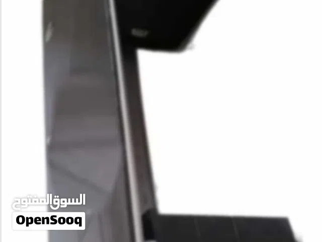مكتب كبير ممتاز متىفر مع كرسي