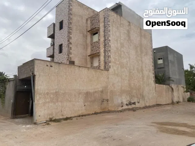 عقار للبيع عرض للعائلات الكبيره او للاستثمار يوجد فيه شهاده عقاريه ورخصة بناء