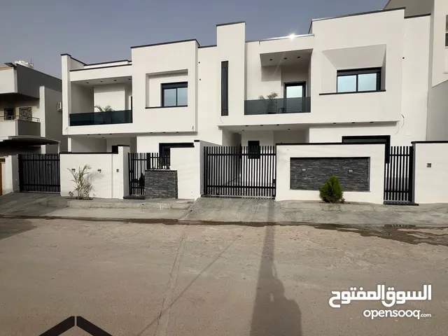 350 m2 More than 6 bedrooms Villa for Sale in Tripoli Al-Serraj