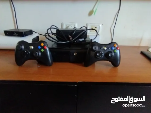 اكس بوكس 360 جهاز يحتاج الى العاب لا يوجد فيها لعبه يجب عليك ان تعبيه العاب من محل الاتصالات مع جميع