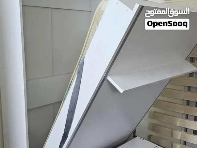 اسرة شبابية مع خزانة مع اطقم كنب وجهاز رياضة