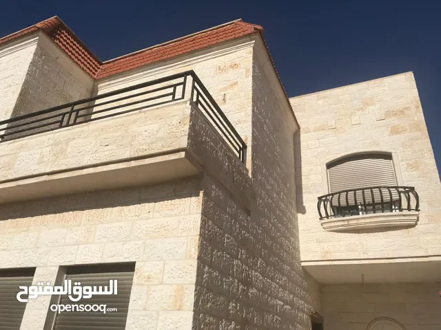 332 m2 More than 6 bedrooms Villa for Sale in Amman Umm Zuwaytinah
