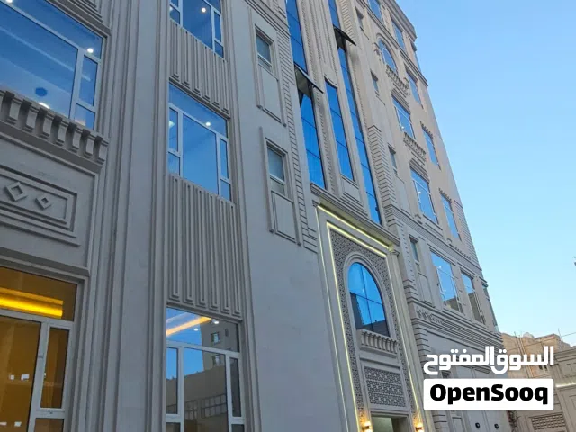 عماره استثماريه تجاريه للبيع تصميم وتشطيبات سوووبر لوووكس في منطقه بيت بوس