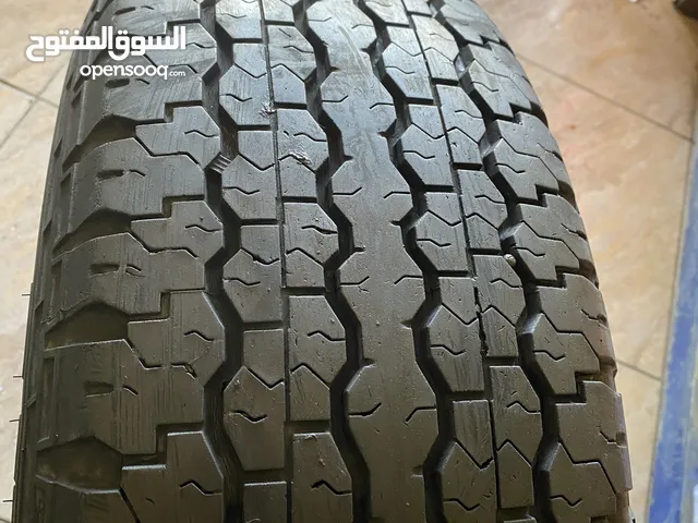 جوز 245/70/16 دنلوب ياباني نظيف