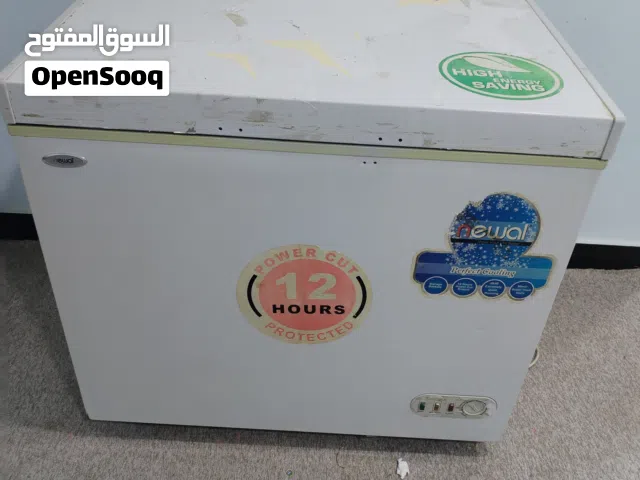 مجمدة عطلانة للبيع