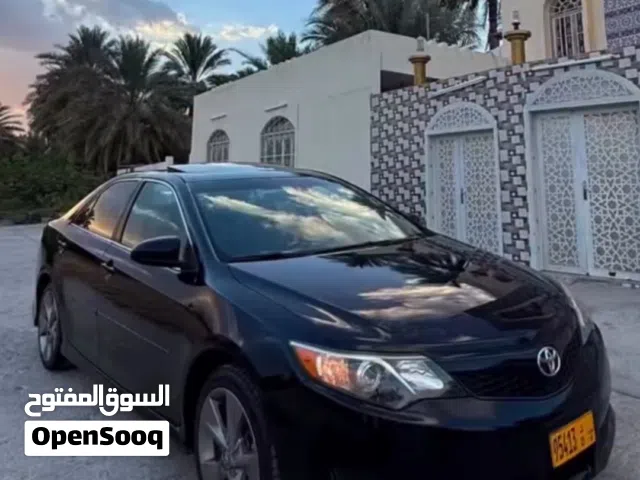 كامري نظيفة للبيع