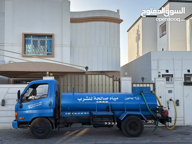 تنكر لنقل المياه الصالحة لشرب .