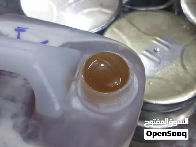 عسل سدر دوعني درجه اولاء للون اصفر غامق بضاعه ماشاءالله تبارك الرحمن والكميه محدوده جداً