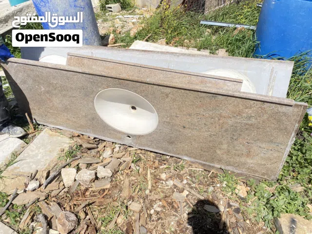 مغاسل جرانيت طبيعي فاخرة اربع مغاسل للبيع طول 6 متر مستعمل بسعر ممتاز شامل قواعد