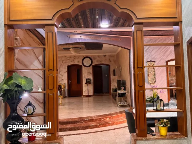 ديكور شبه جديد