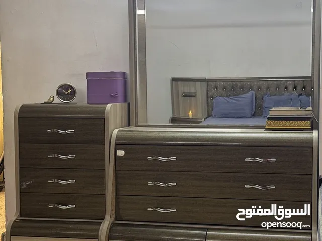 غرفة نوم تركية مودرن شبه جديدة للبيع فخمة ونظيفة جدا