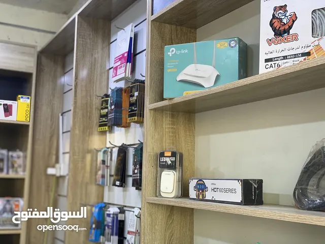 فاترينات مع ميز