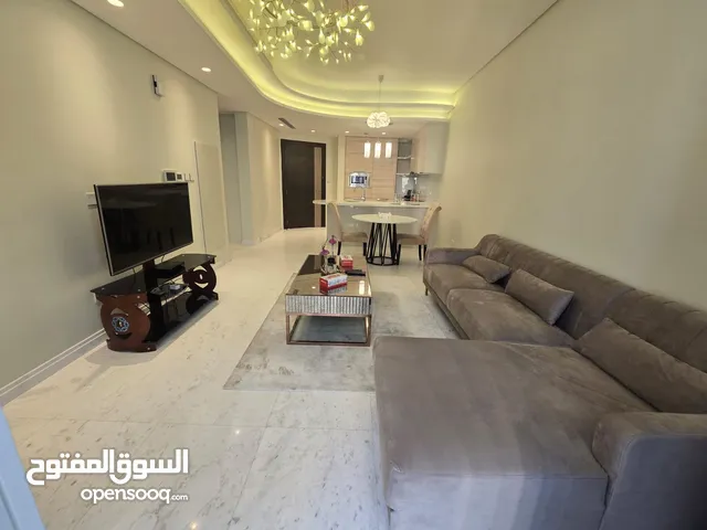 شقه للبيع جديده مفروشه في خليج البحرين