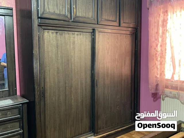 غرفة نوم تفصيل ثقيل خشب لاتيه وزان وقشرة بلوط مكون من خزانة درفتين سحاب طابقين  وتواليت مع مرايتو تخ