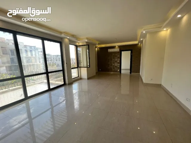 245m2 4 Bedrooms Townhouse for Rent in Giza 6th of October