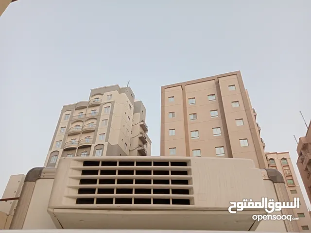 للبيع براد هاف لوري او البدل بصندوق شابك طول4.5