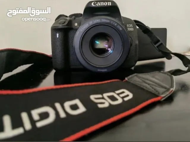 كاميرا كانون700D بحالة لجديد مش مستخدمة مع شنته وشاحن وكل أغراضها بسعر حرق 200 دينار