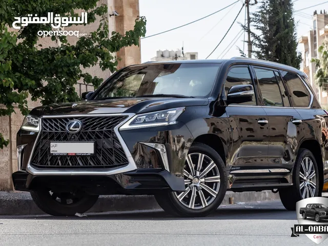 Lexus Lx570s 2016 السيارة وارد الشركة و قطعت مسافة 122,000 كيلو متر