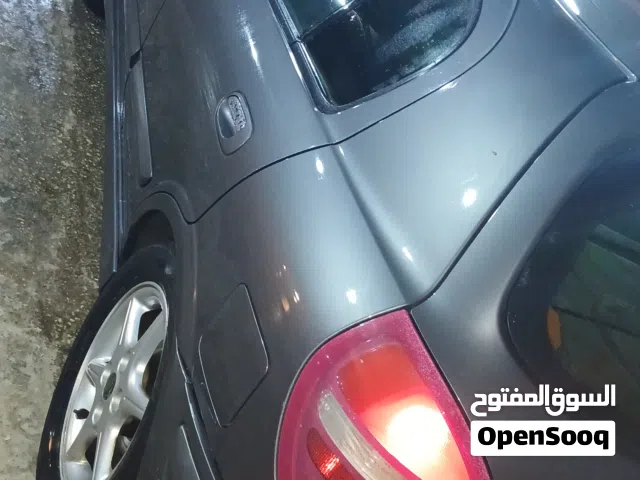 2002 نيسان الميرا