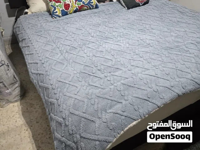 تخت مزدوج ماركة Index معروفة شبه جديد + فرشة لاتكس وميموري فوم طبية مستوردة