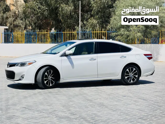 2014 تويوتا افالون Limited
