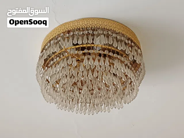 ثلاث ثريات