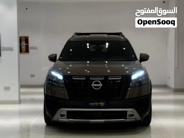 2024 Nissan Pathfinder XE