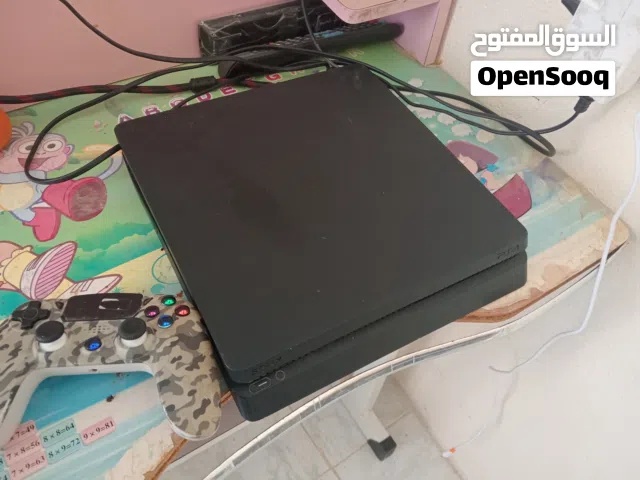 بيع playstation 4 slim مع 2 ماناتات و ياسر لعب