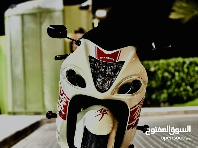 Suzuki Hayabusa for sale in excellent condition. (Japan spec) just buy and ride.