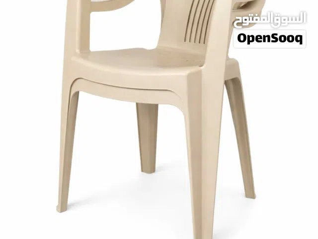 كراسي بلاستيك وحديد