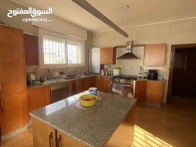 مطبخ خشب من مطابخ الطباع بطول 6 متر و بوضع ممتاز جداً
