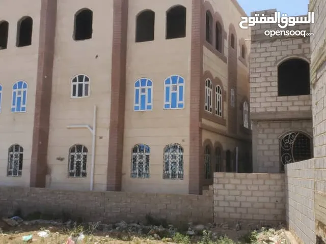 130 m2 3 Bedrooms Townhouse for Sale in Sana'a Hezyaz