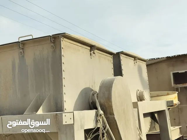 معدات لخلط المواد