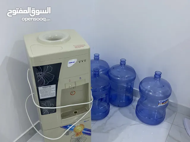كولر nikai مع 4 علب ماي
