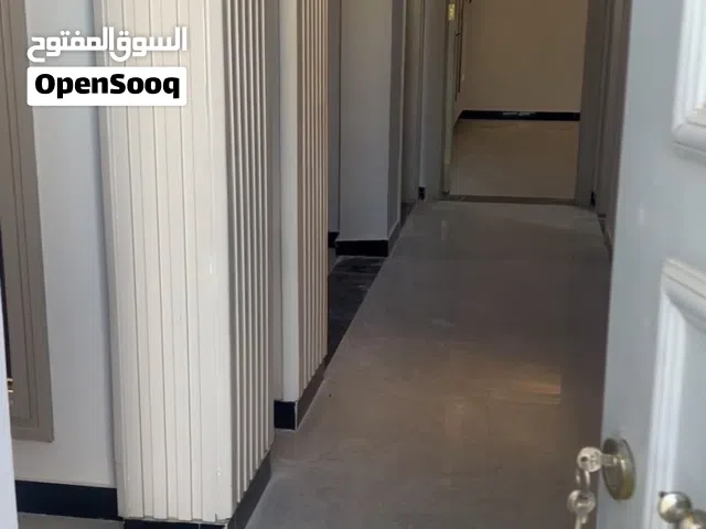 منزل للبيع في عين زارة زويتة