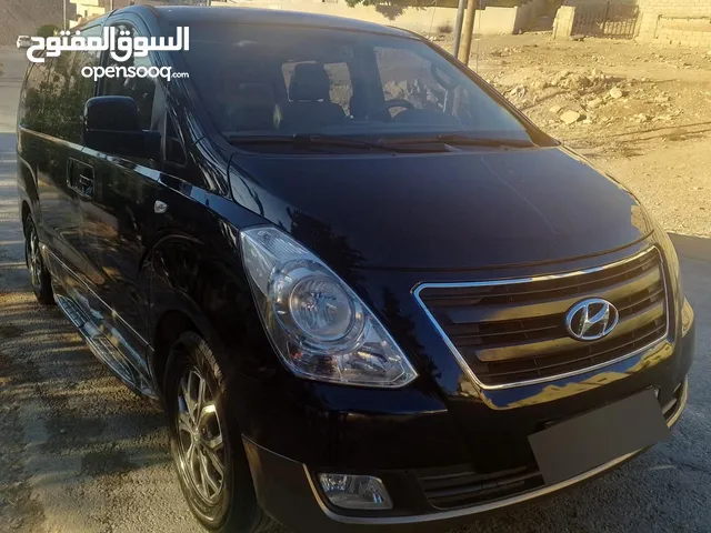 جراند ستاريكس 2017 هونداي H1 بانوراما فتحتين باص هونداي للبيع لون اسود ملوكي بسعر حرق