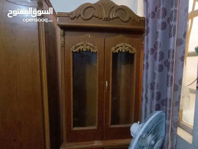 غرفة نوم نجارة عراقية بيها مجال مابيها كسر عوزها فقط يدات وصبغ ترجع جديدة