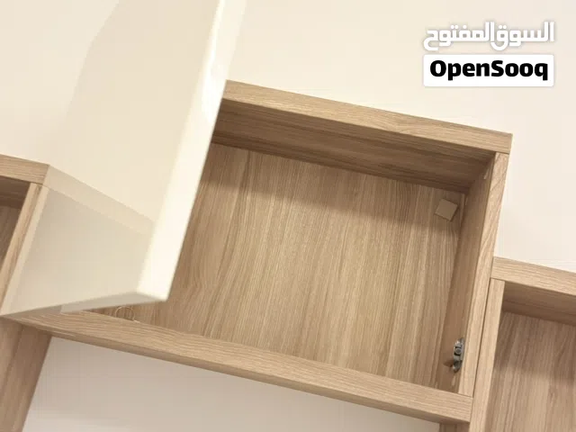 رفوف مع وحدة تخزين