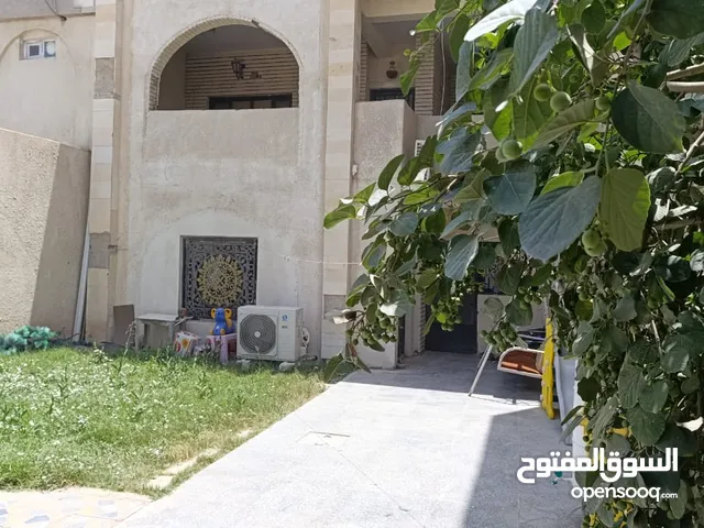 140 m2 More than 6 bedrooms Townhouse for Sale in Basra Juninah