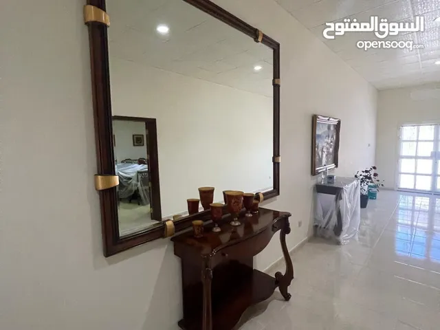 جميع الأثاث الي في الصور للبيع والسعر يشمل كل الي في الصور All furniture in the pic for sale