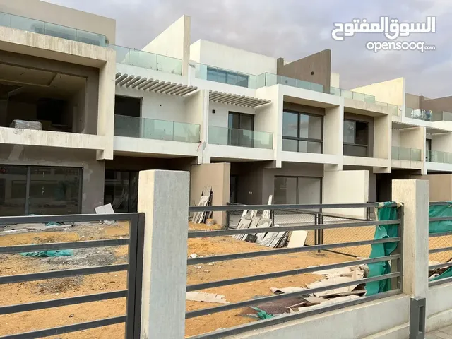 H - شقه ارضي بجاردن متشطبة بالتكيفات للبيع في التجمع الخامس في كمبوند فيفث سكوير المراسم Apartment