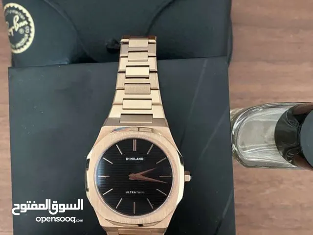 ساعة D1MILANO مكفوله لدى تايم سنتر شبه جديده يعنى ولا خدش فيها مع كامل أغراضها