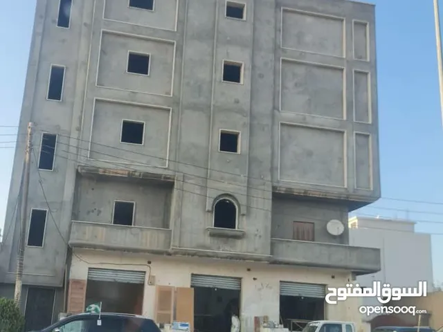 مبنى تجاري للإيجار على الطريق الرئيسي عرادة