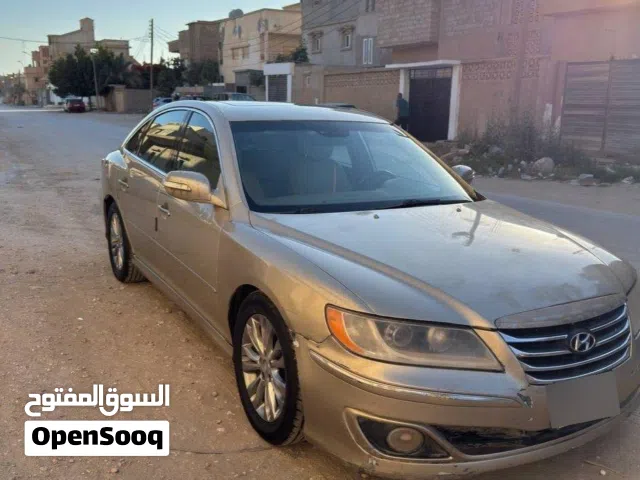 2010 هيونداي ازيرا Standard