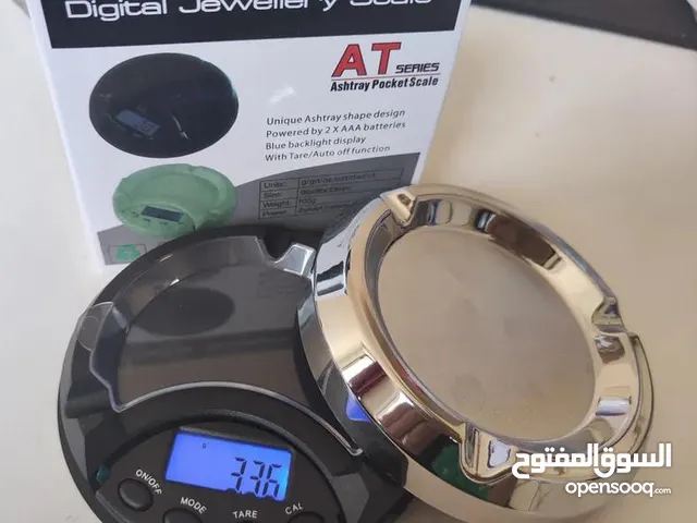 أدق موازين عنا وبس سوق الجملة  يعني الكوالتي العالي يعني الدقه من اول مره يعنميزان غرامات 0.01 _100