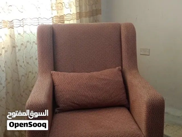 طقمين كنب 7 مقاعد لكل طقم للبيع